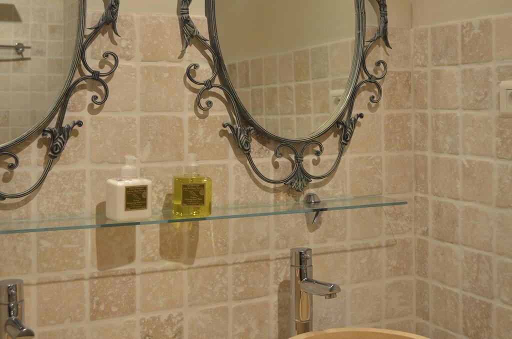 Sainte-Hélène Chambres d'Hôtes&Appartement Olonzac Chambre photo